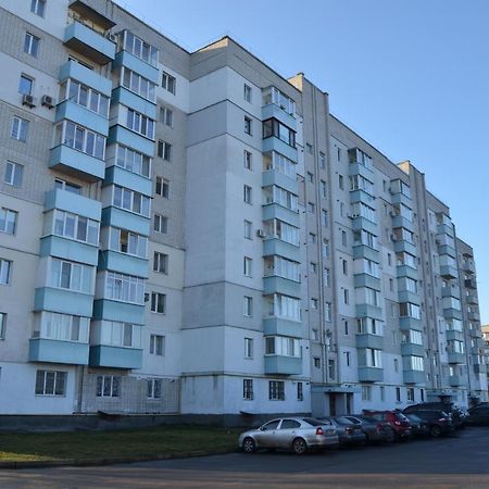 Семейные Апартаменты В Новом Районе У Софиевского Парка Oeman Buitenkant foto