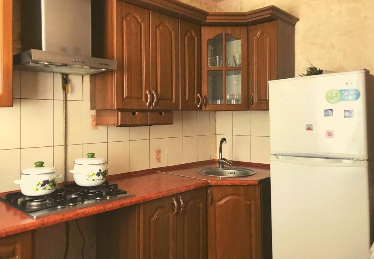 Семейные Апартаменты В Новом Районе У Софиевского Парка Oeman Buitenkant foto