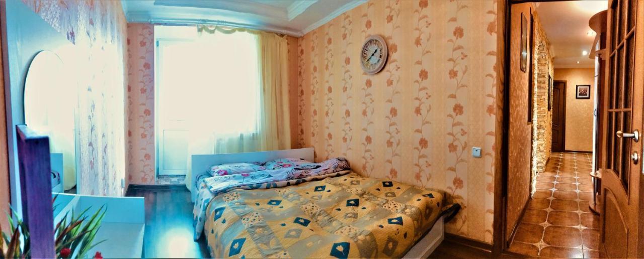 Семейные Апартаменты В Новом Районе У Софиевского Парка Oeman Buitenkant foto